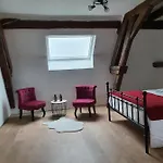 Oda ve Kahvaltı Au Petit Paradis 3*