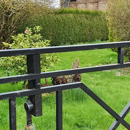 Bed & Breakfast Au Petit Paradis Sainte-Gauburge-Sainte-Colombe