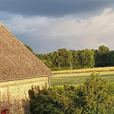 Frühstückspension Au Petit Paradis Sainte-Gauburge-Sainte-Colombe