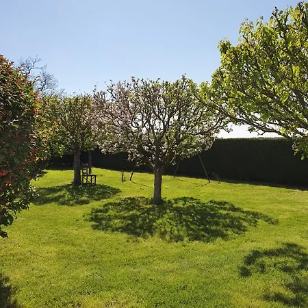 Au Petit Paradis Panzió Sainte-Gauburge-Sainte-Colombe