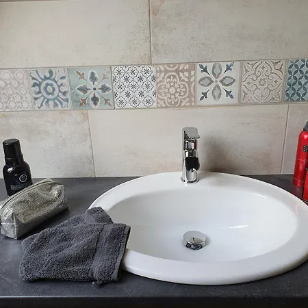 Au Petit Paradis Bed & Breakfast Sainte-Gauburge-Sainte-Colombe