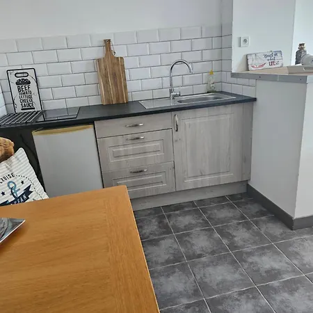 Au Petit Paradis Bed & Breakfast 3*