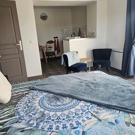 Au Petit Paradis Bed & Breakfast *