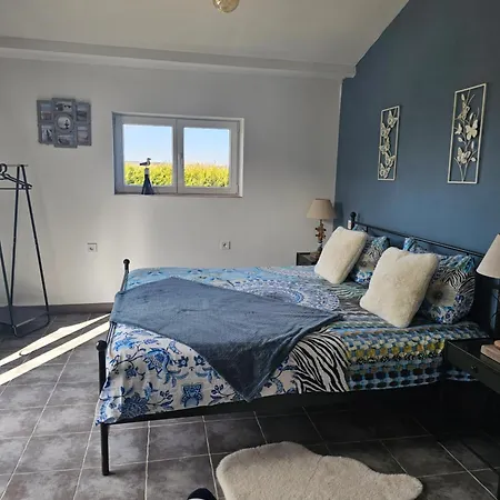 Au Petit Paradis Bed & Breakfast Sainte-Gauburge-Sainte-Colombe