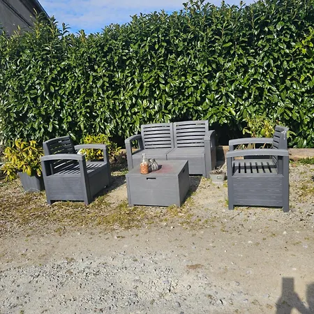 Au Petit Paradis Bed & Breakfast 3*