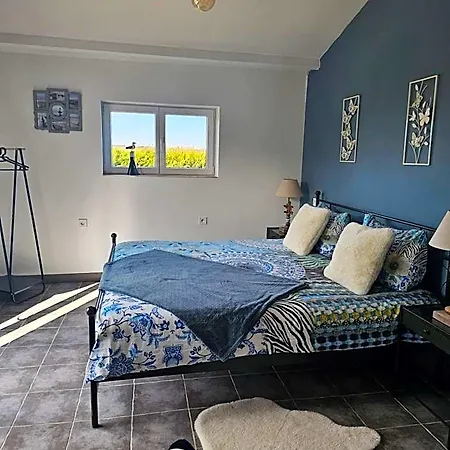 Au Petit Paradis Bed & Breakfast 3*