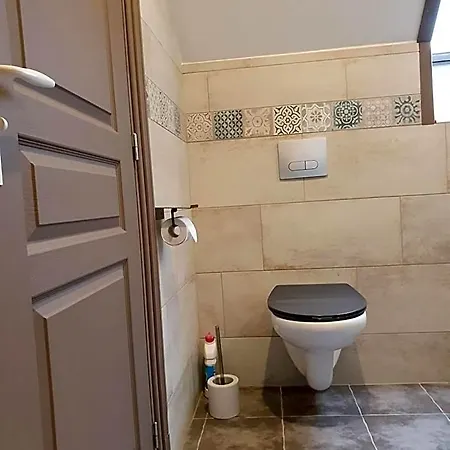 Au Petit Paradis Bed & Breakfast 3*