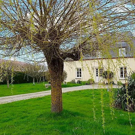 Au Petit Paradis Bed & Breakfast 3*